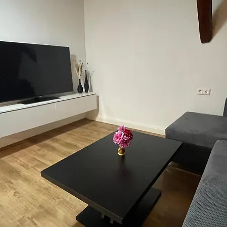Apisha 3 Apartment