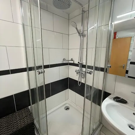 Apisha 3 קירכהיים אונטר טק